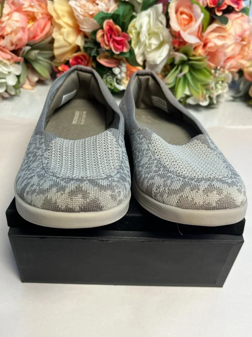 Skechers On-The-GO Dreamy Knit Skimmer Slip-On Flats Taupe Women’s 10M Comfort